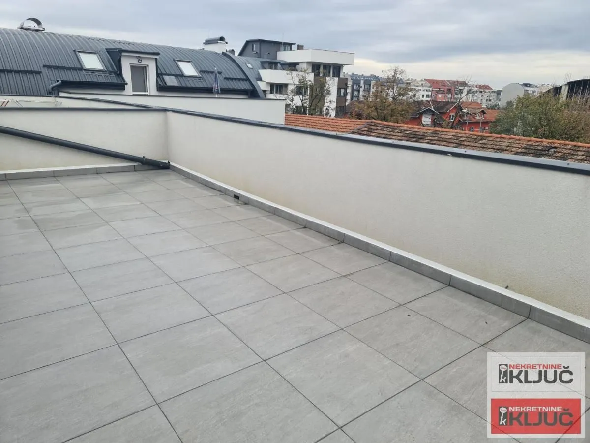 Prodaja, trosoban stan, 66m², Petrovaradin, Novi Sad