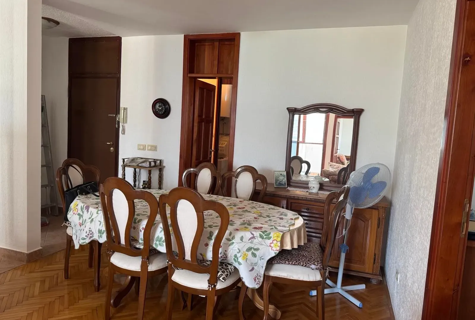 Prodaja, trosoban stan, 75m², Centar, Bar