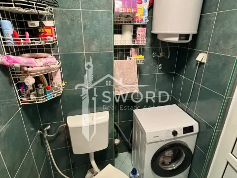 Prodaja, dvosoban stan, 58m², Centar, Bar - image 9