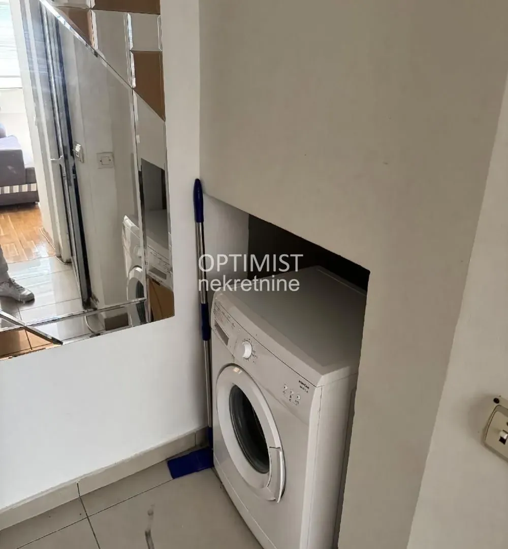 Prodaja, stan, 17m², Južni Bulevar, Vračar Sve Podlokacije