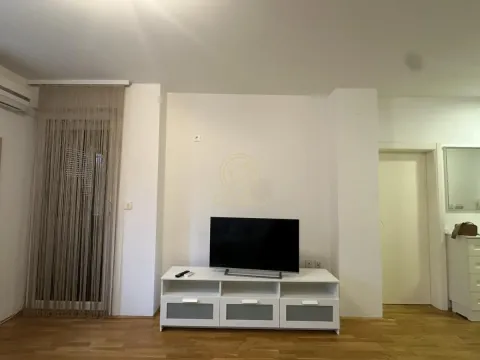 Izdavanje, jednosoban stan, 40m², Grbavica, Novi Sad Sve Podlokacije - image 5