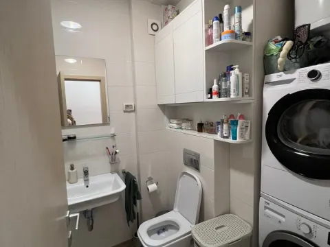 Prodaja, jednosoban stan, 53m², City Kvart, Podgorica - image 9