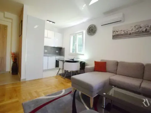 Rent, two bedroom apartment, 85m², Kalimanj, Tivat - image 3
