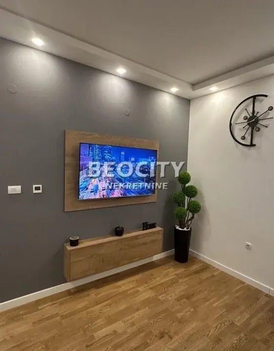 Prodaja, dvosoban stan, 42m², Petrovaradin, Novi Sad