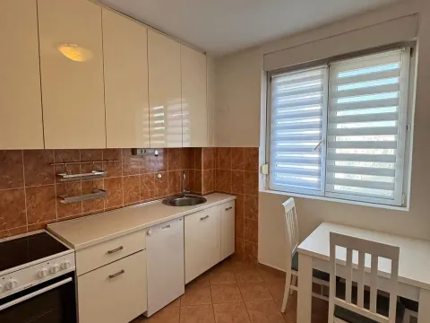 Izdavanje, jednosoban stan, 50m², Preko Morače, Podgorica - image 4