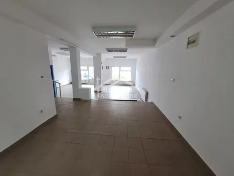 Izdavanje, poslovni prostor, 92m², Batajnica, Beograd - image 4