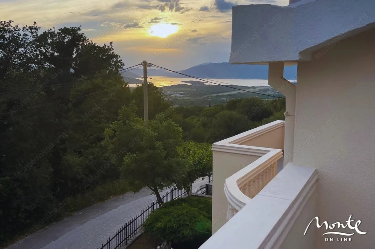 Sale, house, 270m², Kotor, Crna Gora