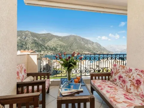 Izdavanje, dvosoban stan, 57m², Dobrota, Kotor - image 14