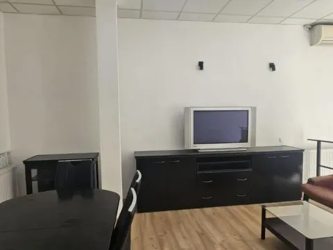 Izdavanje, poslovni prostor, 63m², Sajmište, Novi Sad - image 10