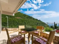 Rent, house, 200m², Perazića do, Budva - image 1