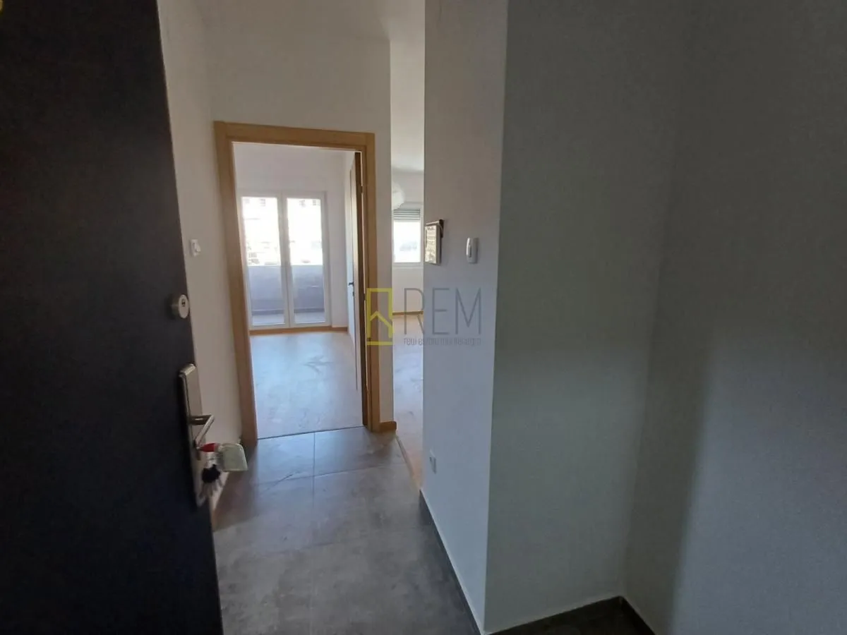 Prodaja, jednosoban stan, 45m², Pobrežje, Podgorica