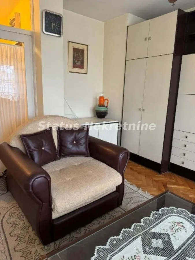 Izdavanje, dvosoban stan, 53m², Bulevar Oslobodjenja, Novi Sad Sve Podlokacije