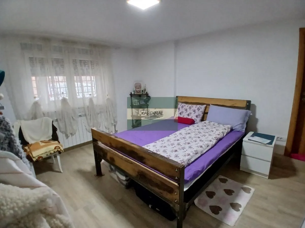 Prodaja, kuća, 273m², Grošnica, Kragujevac