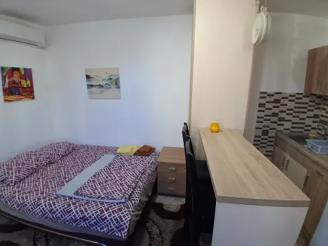 Daily-rent, one bedroom apartment, 25m², Blok 9, Podgorica - image 13