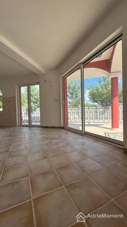 Prodaja, dvosoban stan, 79m², Kotor, Crna Gora