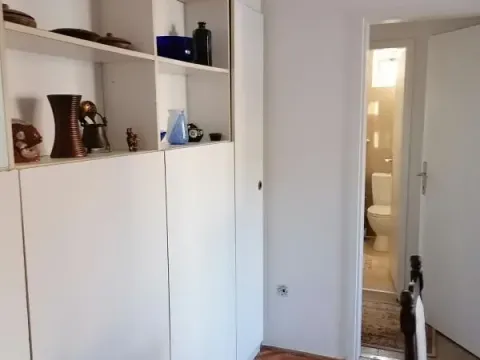 Rent, one bedroom apartment, 52m², Velji Vinogradi, Budva - image 12