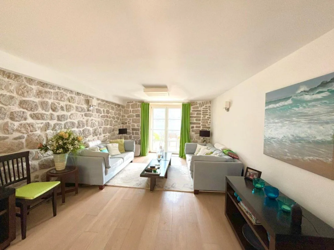 Prodaja, kuća, 232m², Dobrota, Kotor