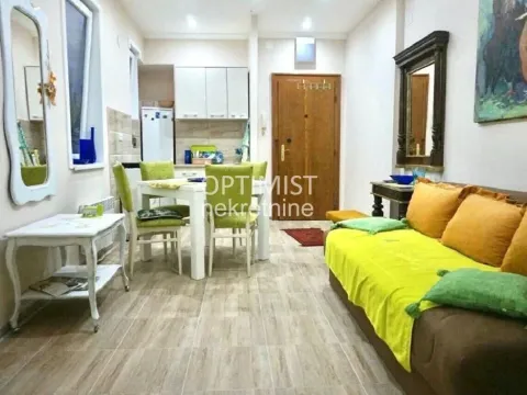 Stan in Vračar Hram