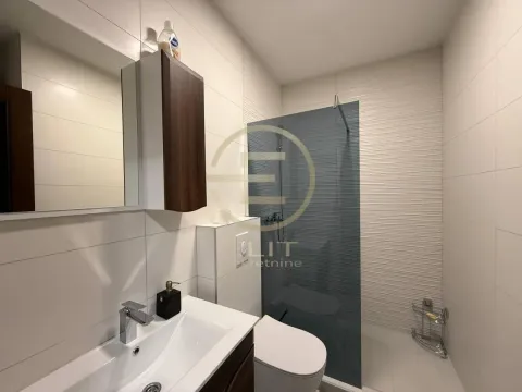 Izdavanje, stan, 116m², Socijalno, Novi Sad Sve Podlokacije - image 40