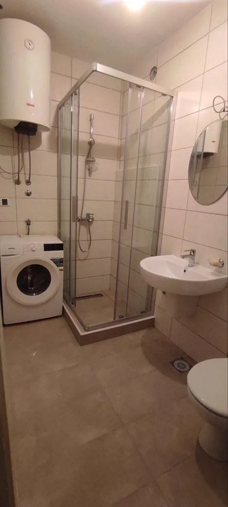 Izdavanje, dvosoban stan, 70m², Preko Morače, Podgorica
