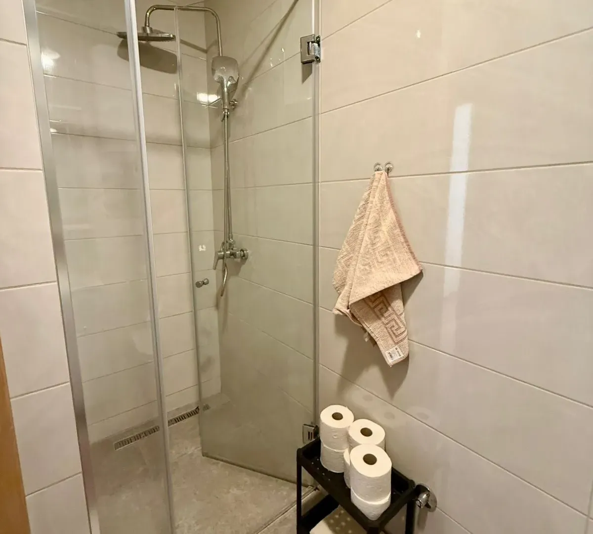 Izdavanje, jednosoban stan, 50m², Pobrežje, Podgorica