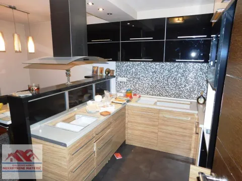 Sale, house, 300m², Kragujevac, Srbija - image 42