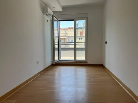 Prodaja, jednosoban stan, 240m², Adamovićevo Naselje, Novi Sad Sve Podlokacije - image 7