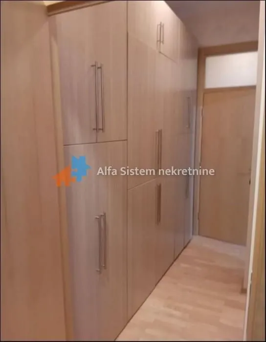 Izdavanje, trosoban stan, 98m², Savski Venac, Beograd