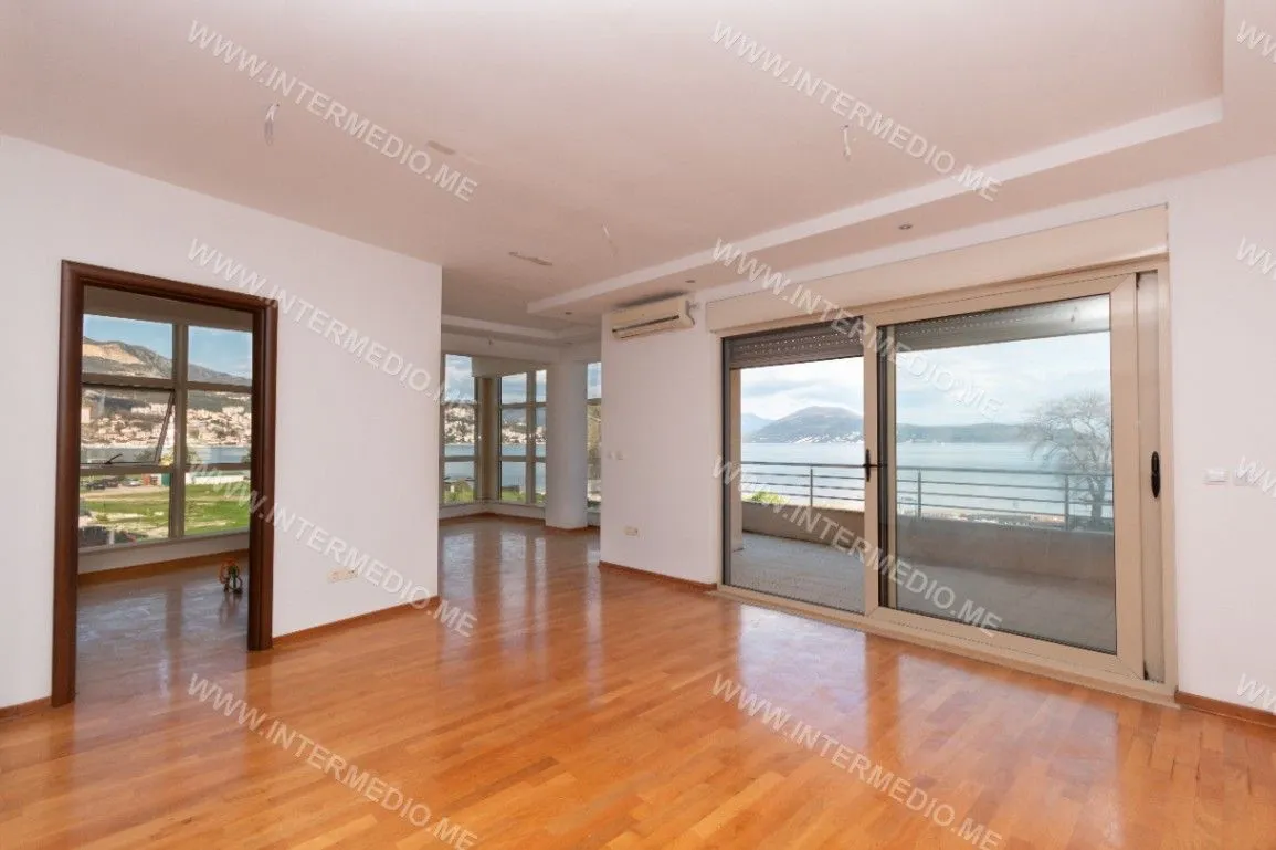 Prodaja, dvosoban stan, 126m², Igalo, Herceg Novi