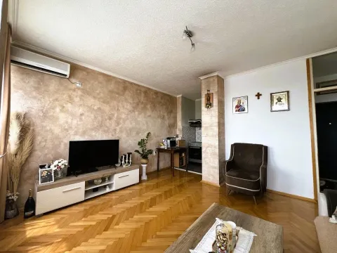 Prodaja, jednosoban stan, 48m², Pejton, Podgorica - image 4