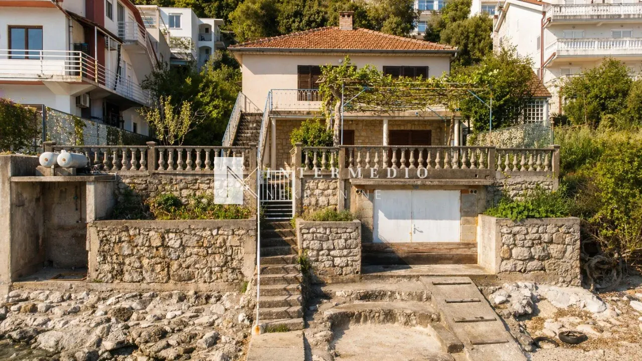 Sale, house, 120m², Njivice, Herceg Novi