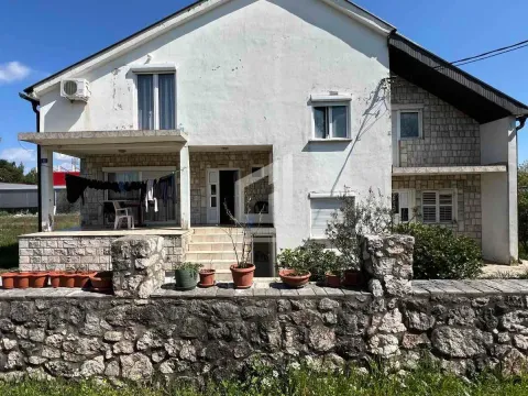 Prodaja, kuća, 375m², Donja Gorica, Podgorica - image 10