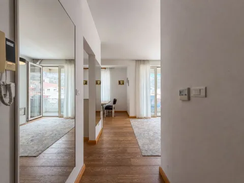 Prodaja, dvosoban stan, 77m², Centar, Budva - image 13