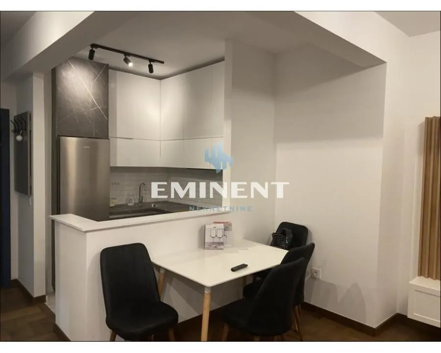 Izdavanje, dvosoban stan, 42m², Lekino Brdo, Voždovac Sve Podlokacije