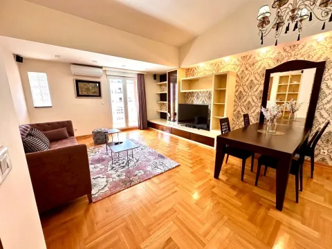 Prodaja, dvosoban stan, 92m², City Kvart, Podgorica - image 1