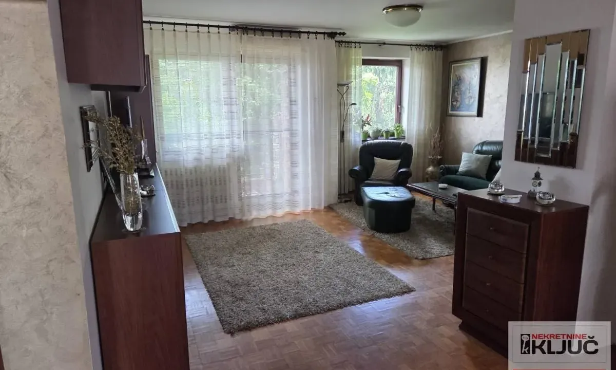 Prodaja, trosoban stan, 83m², Bulevar patrijarha Pavla, Novi Sad Sve Podlokacije