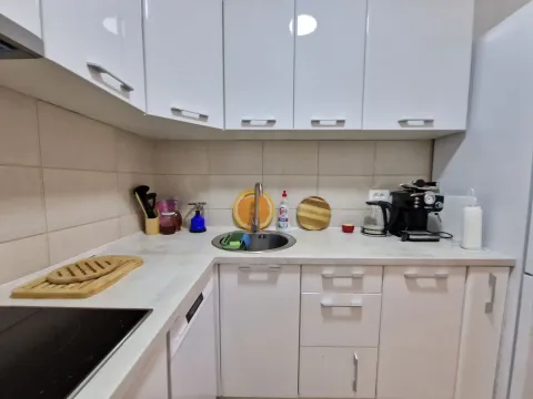 Rent, two bedroom apartment, 72m², Budva, Crna Gora - image 18