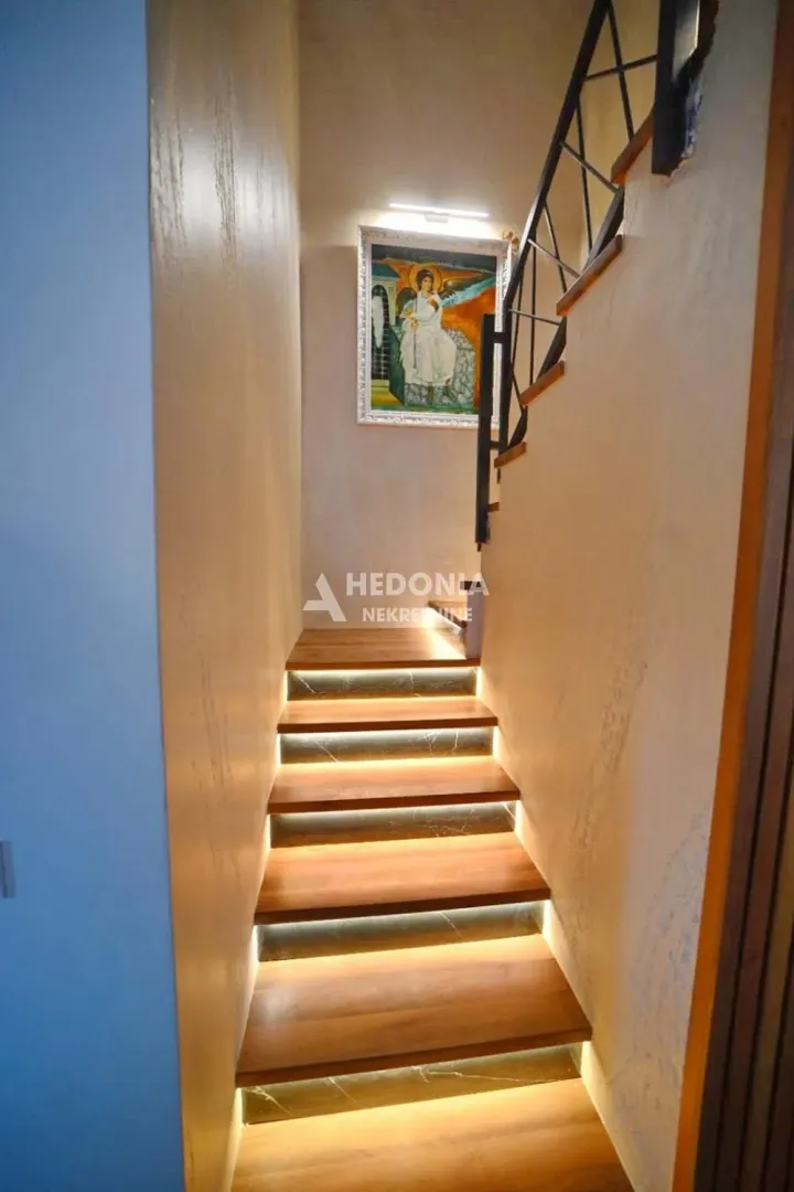 Prodaja, trosoban stan, 93m², Zemun Sve Podlokacije, Beograd