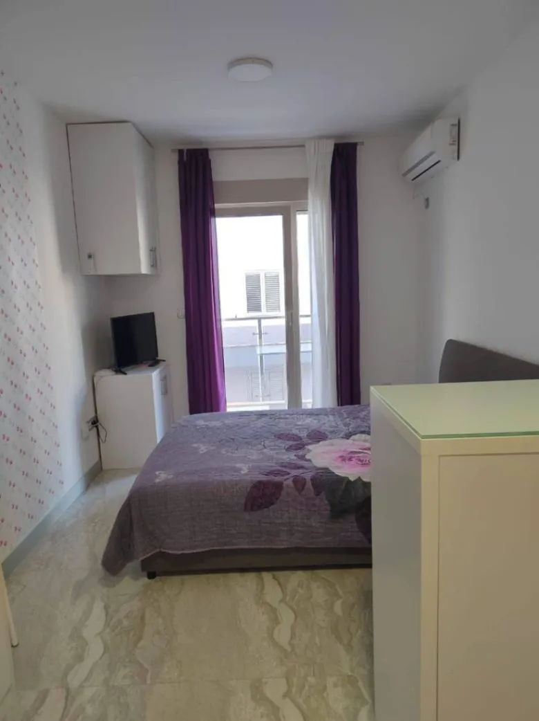 Rent, studio apartment, 27m², Bečići, Budva