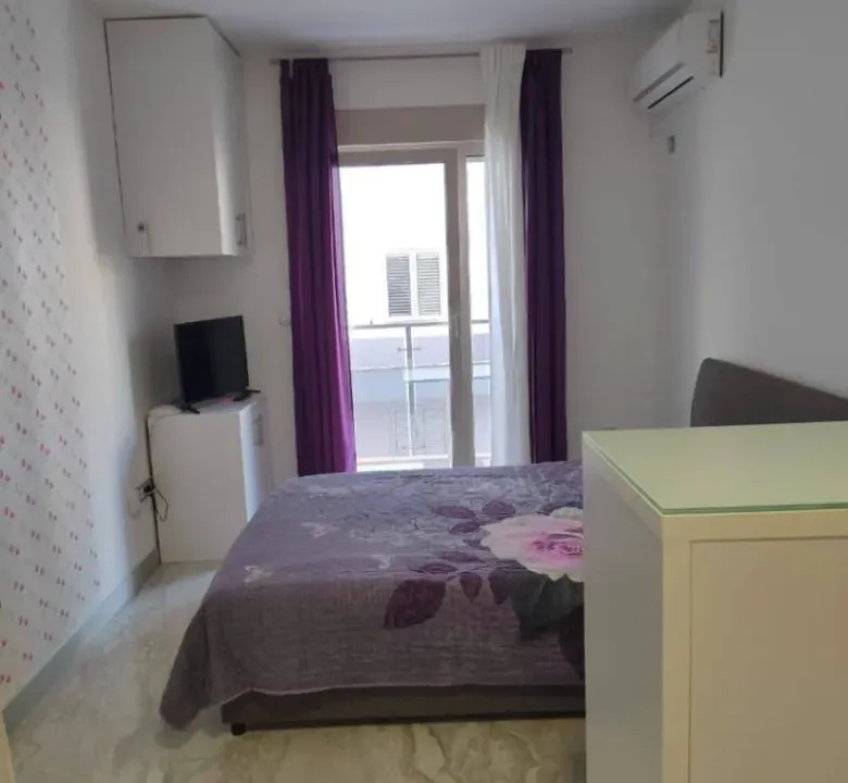 Rent, studio apartment, 27m², Bečići, Budva