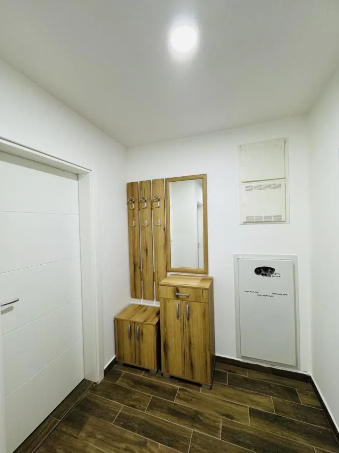 Izdavanje, jednosoban stan, 50m², Palilula, Niš