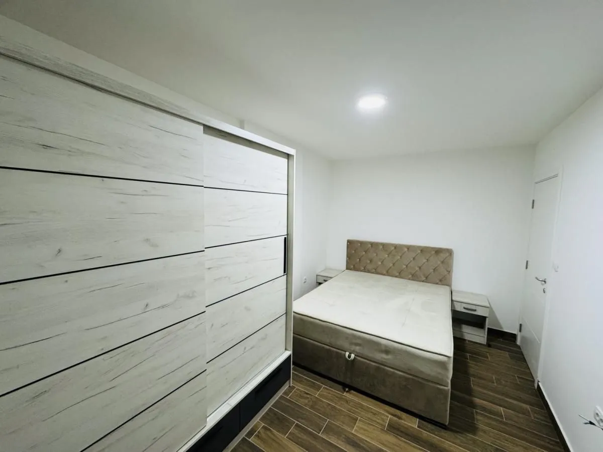 Izdavanje, jednosoban stan, 50m², Palilula, Niš