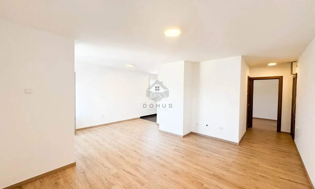 Prodaja, jednosoban stan, 54m², Blok 5, Podgorica