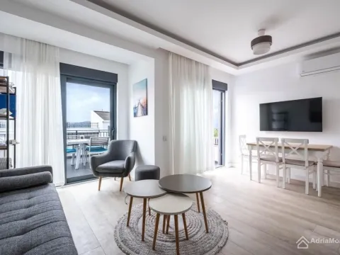 Sale, two bedroom apartment, 47m², Tivat, Crna Gora - image 1