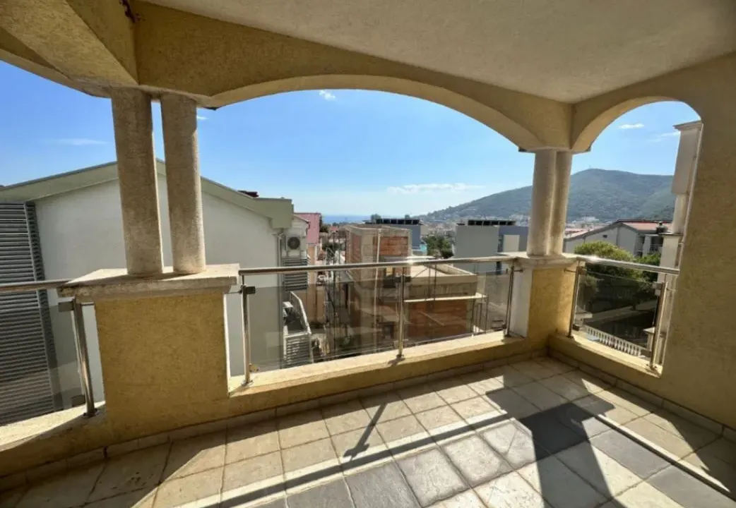 Sale, one bedroom apartment, 89m², Lazi, Budva