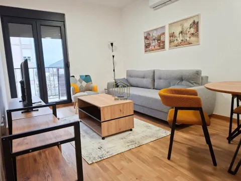 Izdavanje, jednosoban stan, 40m², Tološi, Podgorica - image 2