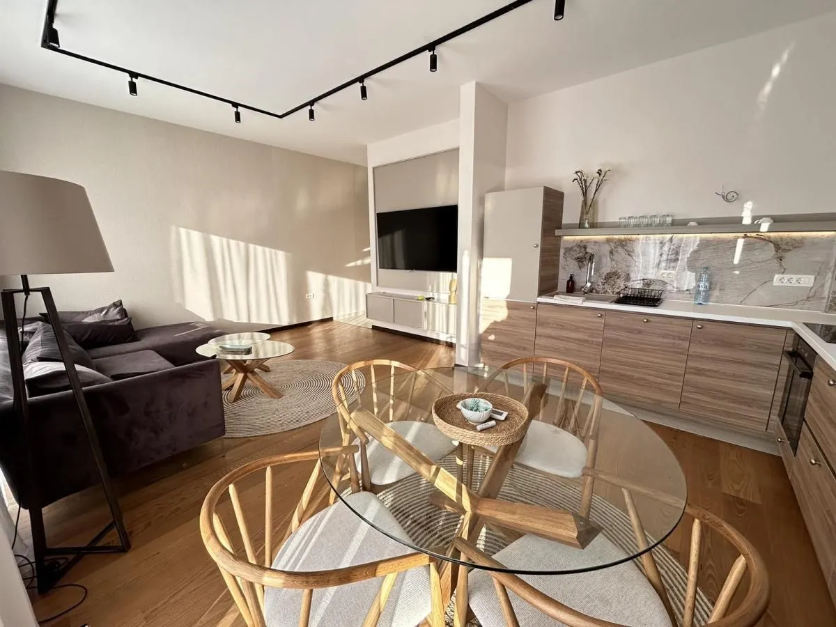 Prodaja, dvosoban stan, 76m², Pržno, Budva