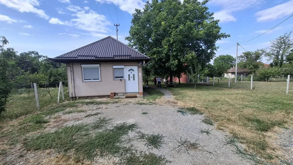 Izdavanje, kuća, 100m², Inđija, Srbija