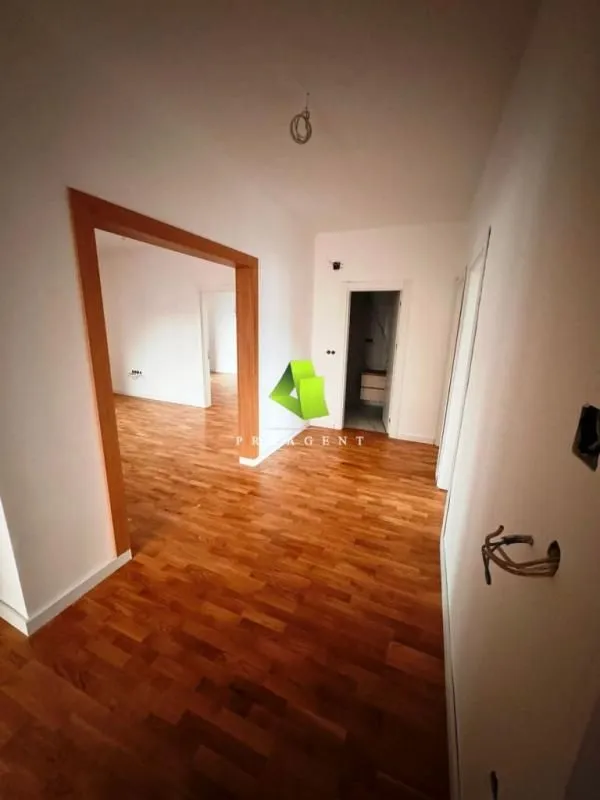 Prodaja, trosoban stan, 113m², Pantelej, Niš