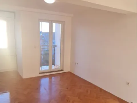 Sale, studio apartment, 27m², Grbavica, Novi Sad Sve Podlokacije
